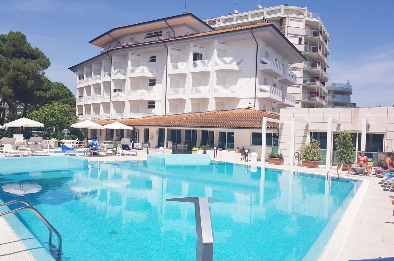 Bristol Hotel 4*